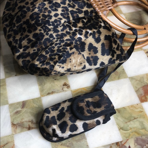 Animal Print Bean Shaped Purse - Picture 3 of 6